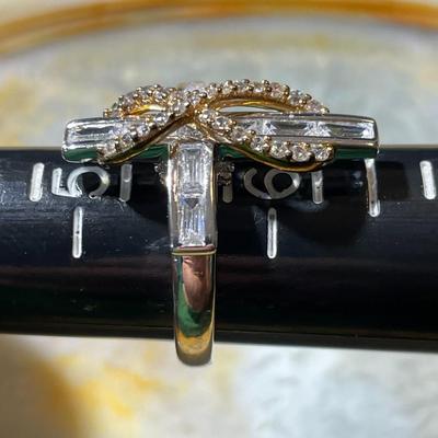 (Ring #5) Sterling Silver .925 Fashion Cross Ring Size 5-3/4 in VG Never Worn Condition.