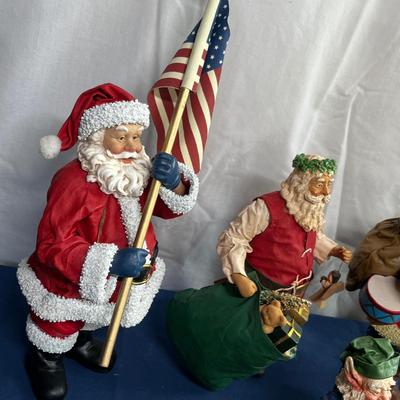 More Santas Lot
