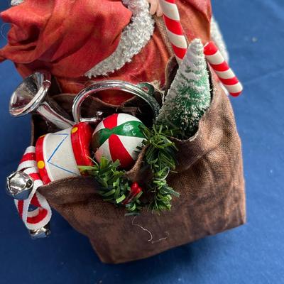 More Santas Lot