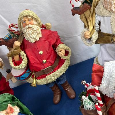 More Santas Lot