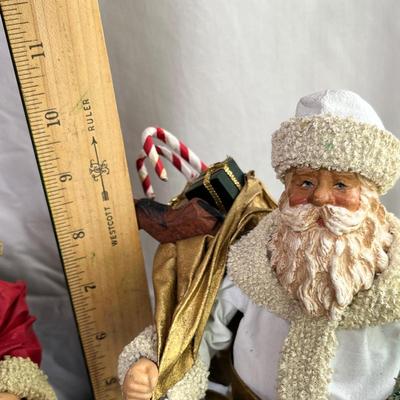 More Santas Lot
