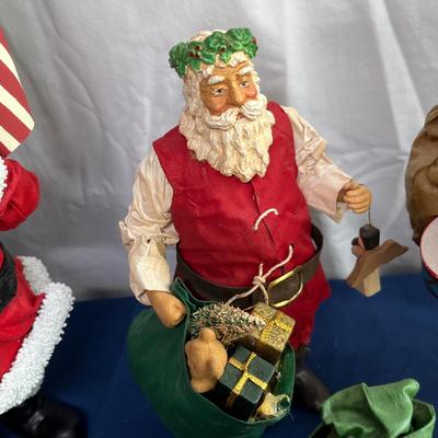 More Santas Lot
