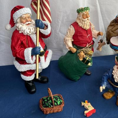 More Santas Lot