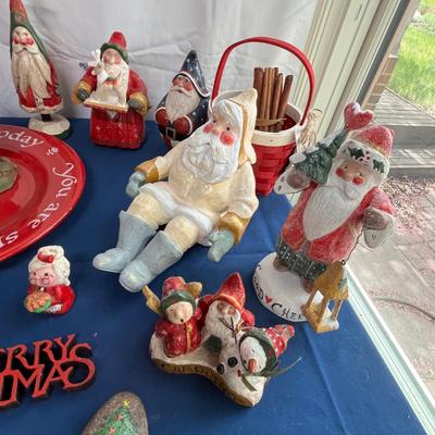 Assorted santas & decor