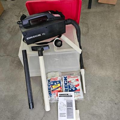 Oreck XL Vacuum & Accessories (G-JS)