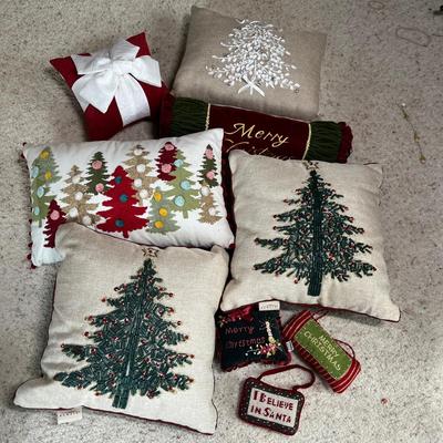 Christmas mini pillows