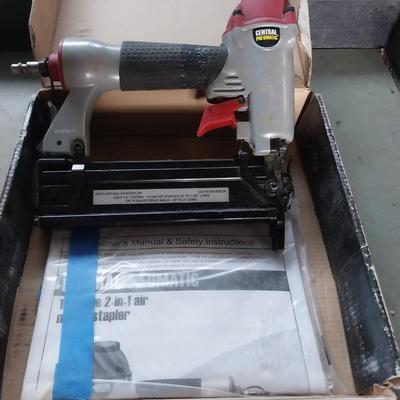 18 GAUGE 2 IN 1 AIR NAILER/STAPLER