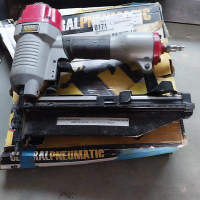 CENTRAL PNEAUMATIC AIR NAILER