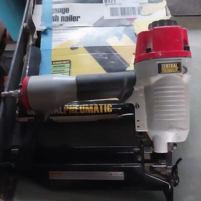 CENTRAL PNEAUMATIC AIR NAILER