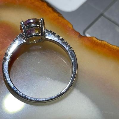 (Ring #8) Sterling Silver .925 Fashion Ring Size 9 in VG Never Worn Condition.