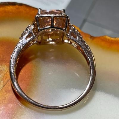 (Ring #9) Sterling Silver .925 Fashion Ring Size 9 in VG Never Worn Condition.