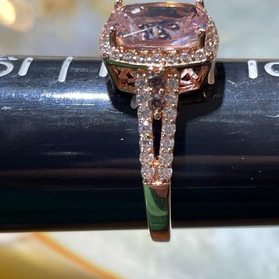 (Ring #9) Sterling Silver .925 Fashion Ring Size 9 in VG Never Worn Condition.