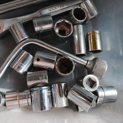 SOCKETS AND WRENCHES