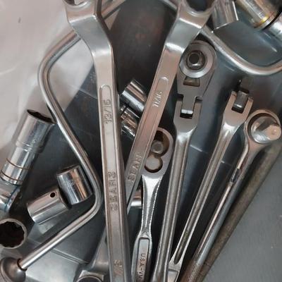 SOCKETS AND WRENCHES