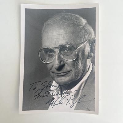 Newspaper columnist Mike Royko signed photo