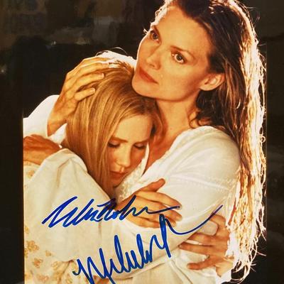 White Oleander  Alison Lohman and Michelle Pfeiffer signed movie photo. GFA Authenticated