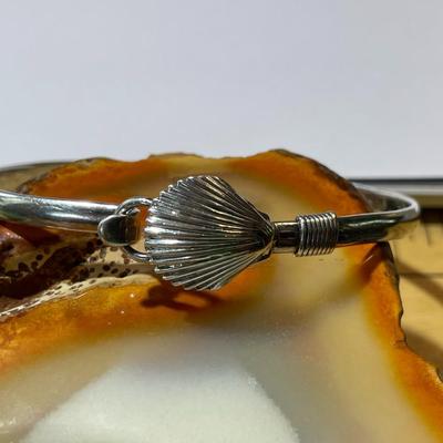 Vintage Scallop Shell Cape Cod Sterling Silver Bangle Bracelet Standard Size in Good Preowned Condition.