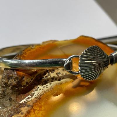 Vintage Scallop Shell Cape Cod Sterling Silver Bangle Bracelet Standard Size in Good Preowned Condition.
