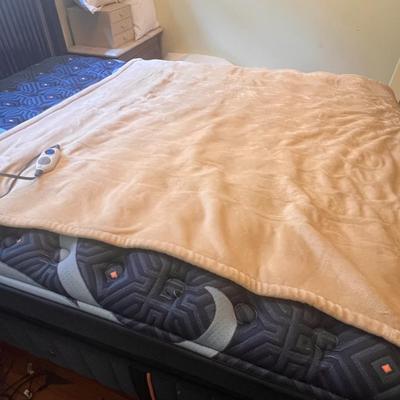 Sealy Heated Queen Throw