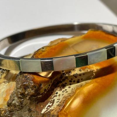 Vintage Sterling Silver Inlaid Mother of Pearl Bangle Bracelet Standard Size in Good Preowned Condition.