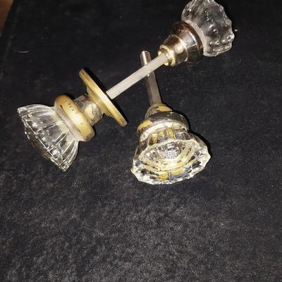 VINTAGE GLASS DOORKNOBS