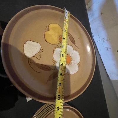 HEARTHSIDE DOGWOOD STONEWARE DINNERWARE
