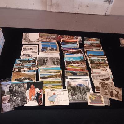 ELVIS PRESLEY AND OTHER POSTCARDS