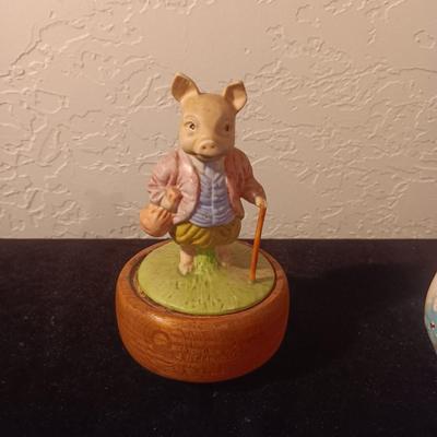 PIG MUSIC BOX & PIGGY BANKS