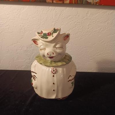 VINTAGE SHAWNEE POTTERY USA WINNIE THE PIG COOKIE JAR