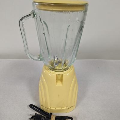 Vintage Fiesta Blender Retro