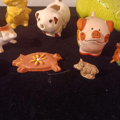 PIG SHAKERS, CREAMERS AND MORE