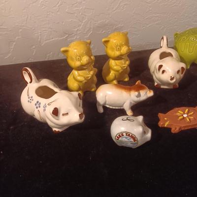 PIG SHAKERS, CREAMERS AND MORE