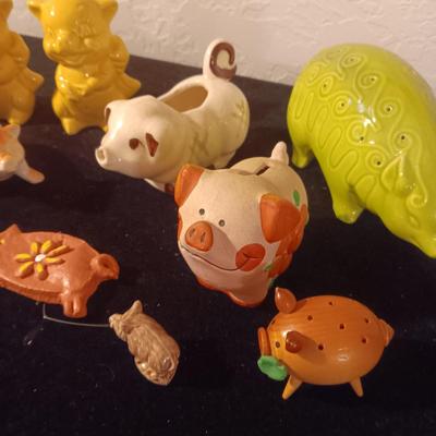 PIG SHAKERS, CREAMERS AND MORE