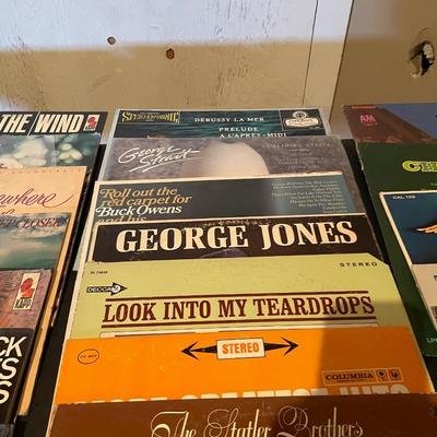 WIDE VARIETY OF MUSIC ON VINYL RECORDS