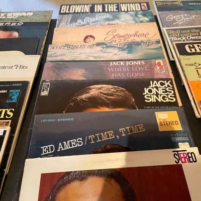 WIDE VARIETY OF MUSIC ON VINYL RECORDS
