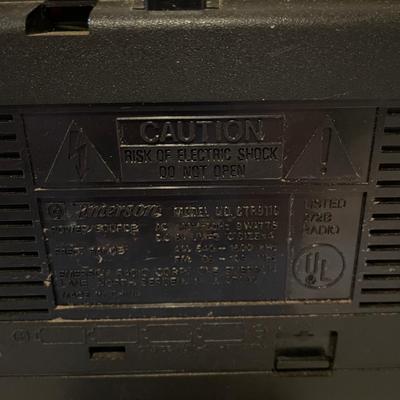 CLASSIC EMERSON AM/FM CASSETTE RADIO W/CASSETTES