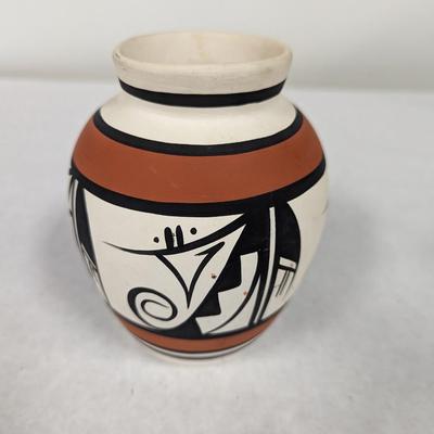 Native American Pottery Signed Jay Navaja