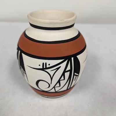 Native American Pottery Signed Jay Navaja