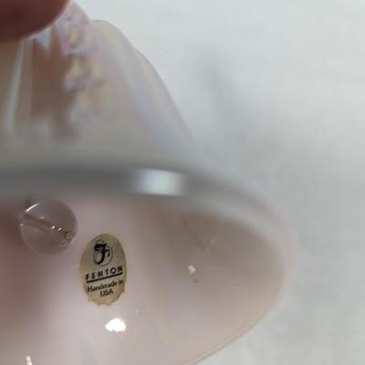 Fenton Shell Pink Pearl Bell