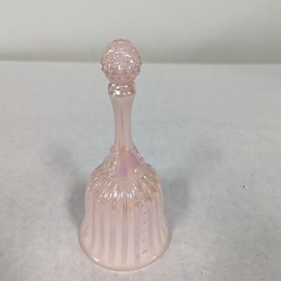 Fenton Shell Pink Pearl Bell
