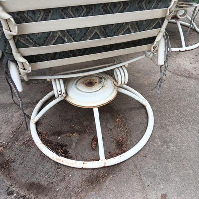 GLASS TOP PATIO TABLE W/4 HEAVY METAL ROCKING CHAIRS PLUS METAL LOUNGE CHAIR