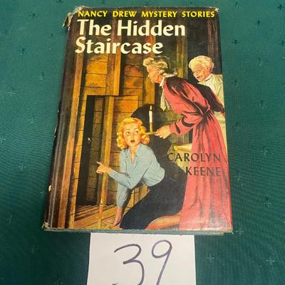 Vintage Nancy Drew Mystery