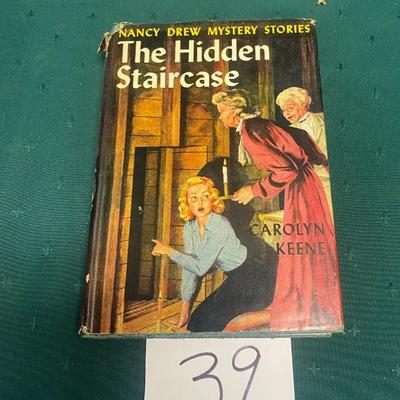 Vintage Nancy Drew Mystery