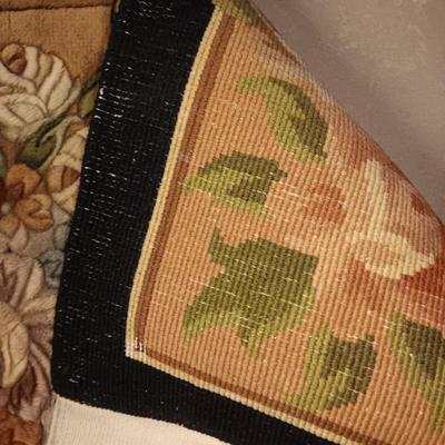 STUNNING THIICK, QUALITY, WOOL? AREA RUG IN GREAT SHAPE