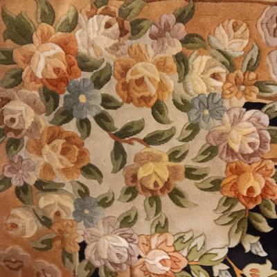 STUNNING THIICK, QUALITY, WOOL? AREA RUG IN GREAT SHAPE