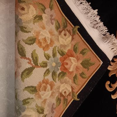 STUNNING THIICK, QUALITY, WOOL? AREA RUG IN GREAT SHAPE