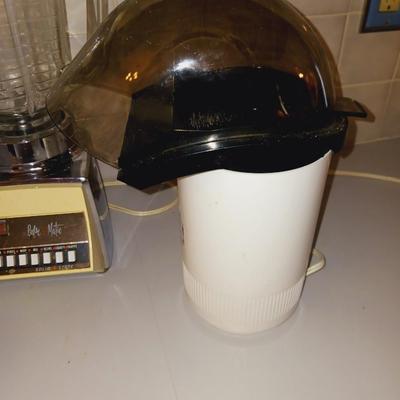 TOASTER OVEN, BLENDER AND HOT AIR CORN POPPER