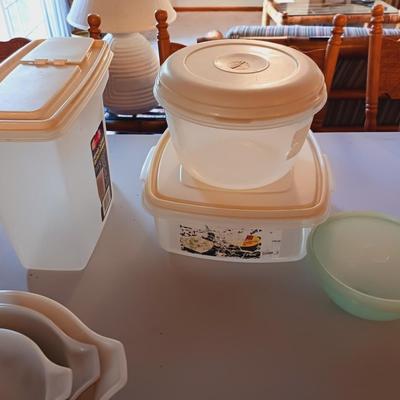 PYREX AMERICANA OVENWARE AND FOOD STORAGE CONTAINERS