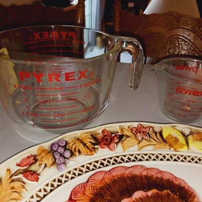 LARGE TURKEY PLATTER AND 3 DIFFERENT SIZE GLASS MEASURING CUPS