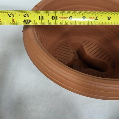 Plastic Planting Pots